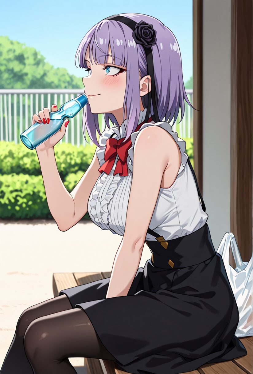 だがしかしのほたるがラムネを飲んでいる